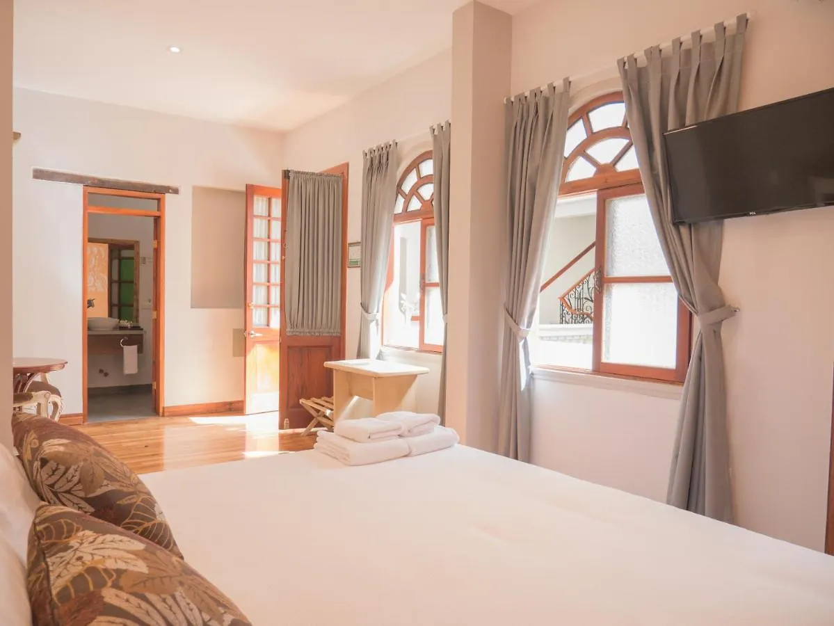 Bed & Breakfast Hotel Casona 1914 Quito